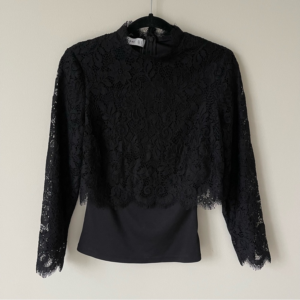 Inayah black lined lace long sleeve top NWT
